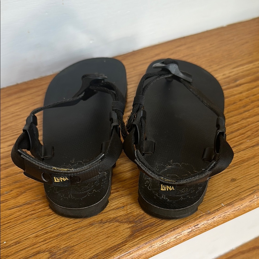 Black Luna Sandals, 6.5